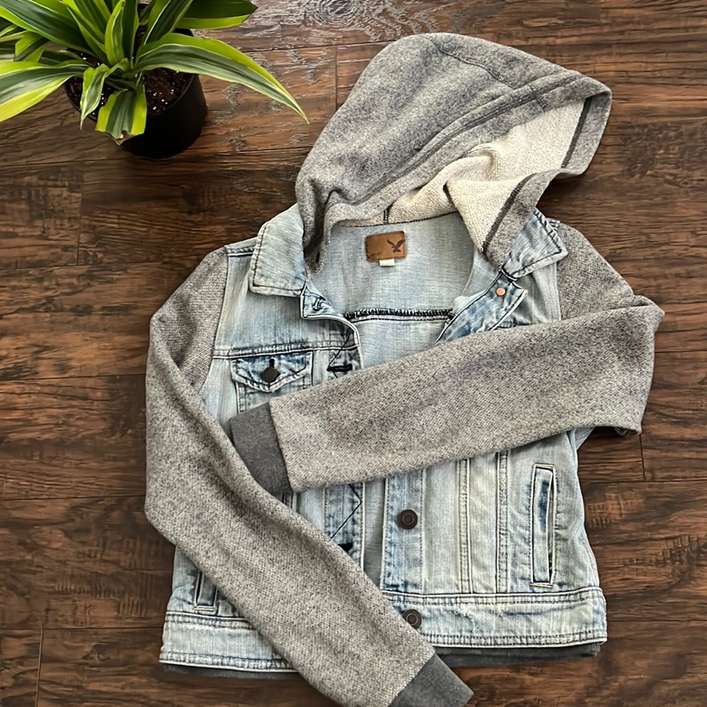 American Eagle 🦅 jersey knit jean jacket